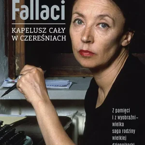 Kapelusz cały w czereśniach